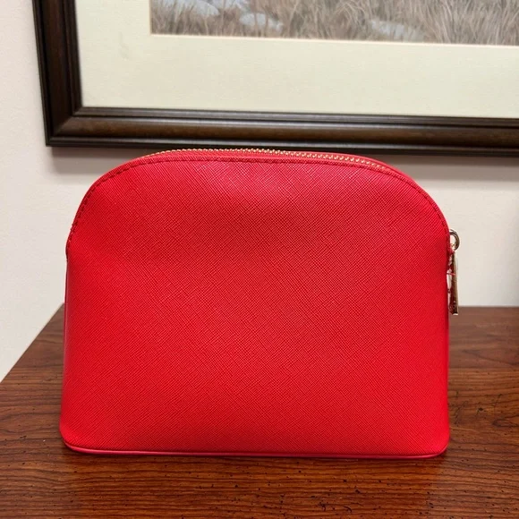 Carolina Herrera Red Women's Cosmetic Bag. - Picture 3 of 7